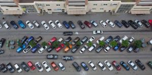 6 мест, где нельзя парковаться во дворах. Сколько придется заплатить, если нарушить?