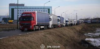 В "Козловичах" введена живая очередь. Действие пропусков приостановлено