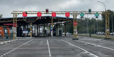 Такого не было давно. На границе с Польшей нет очередей легковых авто и автобусов