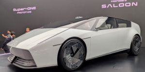 Honda представила серийный автомобиль с дизайном звездолета
