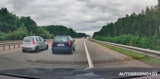 В Беларуси увеличат штраф за выброс мусора из авто