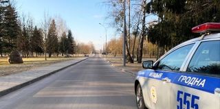 Таксист не уступил дорогу и вышел качать права. Был очень смел, потому что пьян. Случай на Южной в Гродно