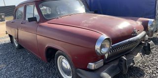 66-летний автомобиль станет рекламой одного бизнеса в Гродно. Говорят, что 20 лет назад эта "Волга" заехала в гараж своим ходом