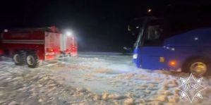 9 января. Спасатели по всей Беларуси оказывают помощь в устранении последствий непогоды