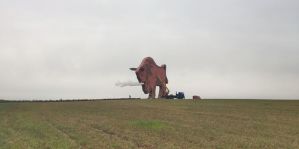 Гигантский зубр на трассе М1 теперь не только может подмигнуть, приветствуя гостей, но и выпустить пар. Что еще в планах?