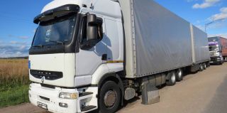 Пока дальнобойщик ждал пересечения границы, в его фуре пропали аккумуляторы. Но он знал, где их искать