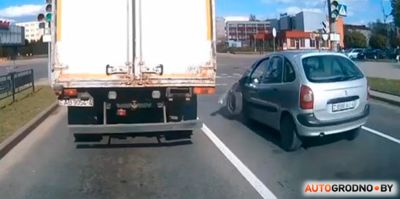 ГАИ нашла водителя, в автомобиле которого на ходу отвалилось колесо