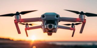 Сотрудники налоговой Беларуси учатся управлять дронами: "Чтобы проверять нелегальные СТО"