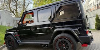 В Беларуси продают Mercedes-Benz G63 AMG в обвесе Brabus 900 Rocket. Осмотр – только платно