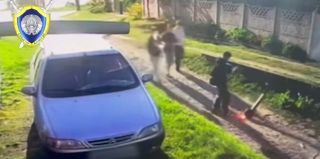 Подростки сбросили в реку электросамокат и сняли это на телефон. Развлечение обернулось уголовным делом