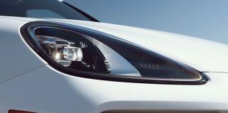 На неходячего инвалида растаможили Porsche за 86 000 евро. Ему придется платить налог?