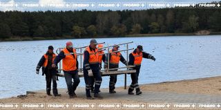 Коммунальники в Гродно занялись консервацией пляжной инфраструктуры. Начали с Юбилейного озера