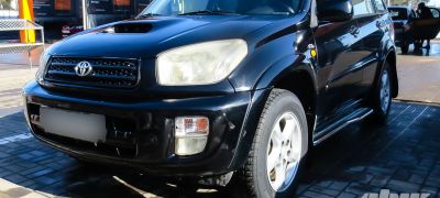 Превью фото к статье "Автомобиль прекрасный – иначе 15 лет на нем не ездил бы": мнение владельца Toyota RAV4...