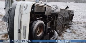 Ночью перевернулся международный автобус: погибла пассажирка. Минздрав дал комментарий