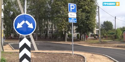 В пяти школах Гродно завершают обустройство зон высадки-посадки детей